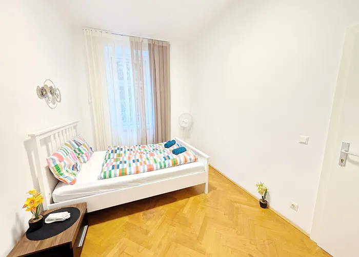 Cozy Next To Lugner Homestay szállás