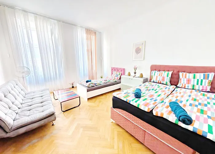 Cozy Next To Lugner Homestay szállás *