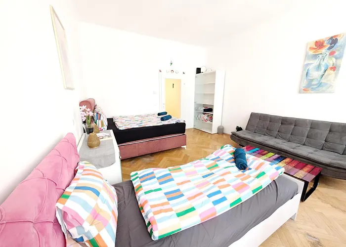 Cozy Next To Lugner Homestay szállás *