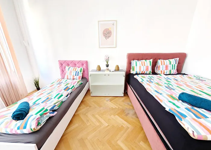 Cozy Next To Lugner Homestay szállás